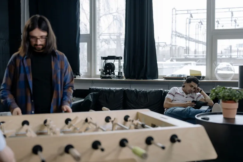 Level Up Your Workday: Why Smart Companies Are Replacing Coffee Breaks With Arcade Sessions